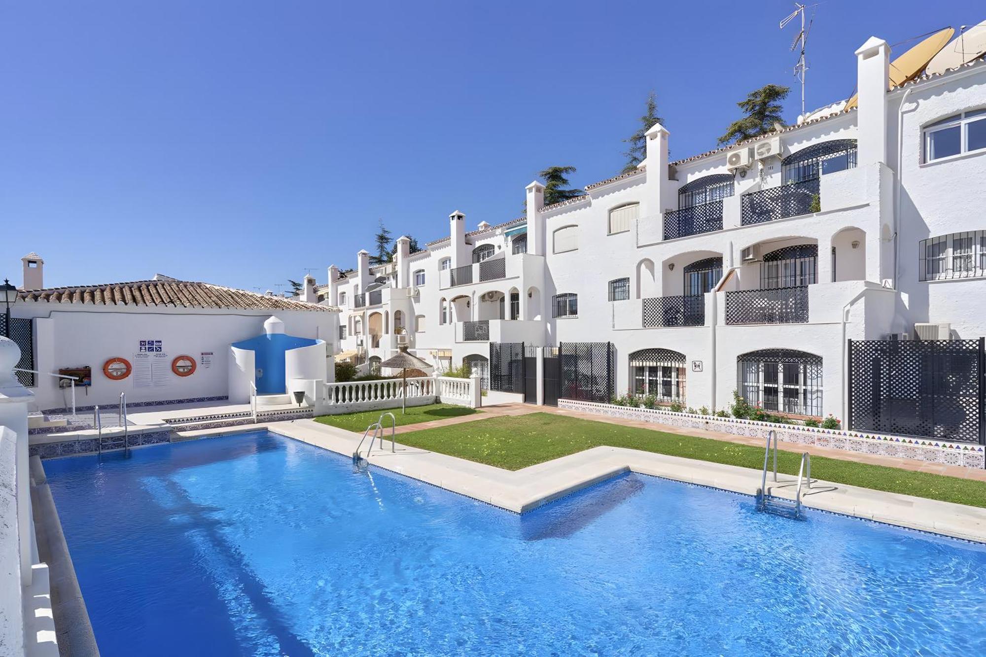 Villa Casa Lena Town House With Pool à Nerja Extérieur photo