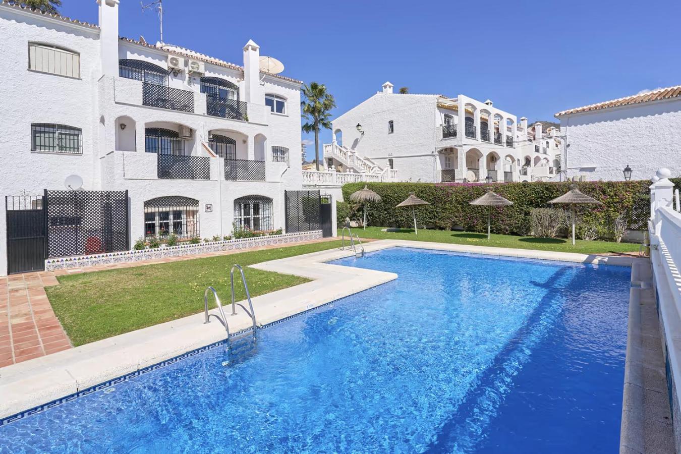 Villa Casa Lena Town House With Pool à Nerja Extérieur photo